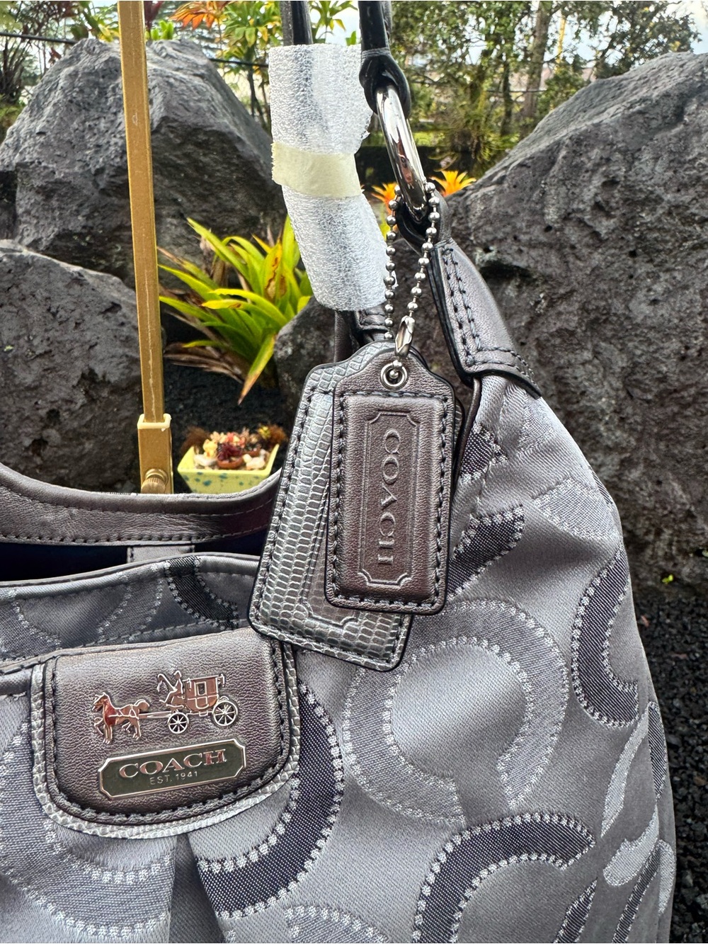 Coach Maggie Op Art NWT Satchel/Shoulder Gray Silver Signature Shoulder Bag - Picture 3 of 11